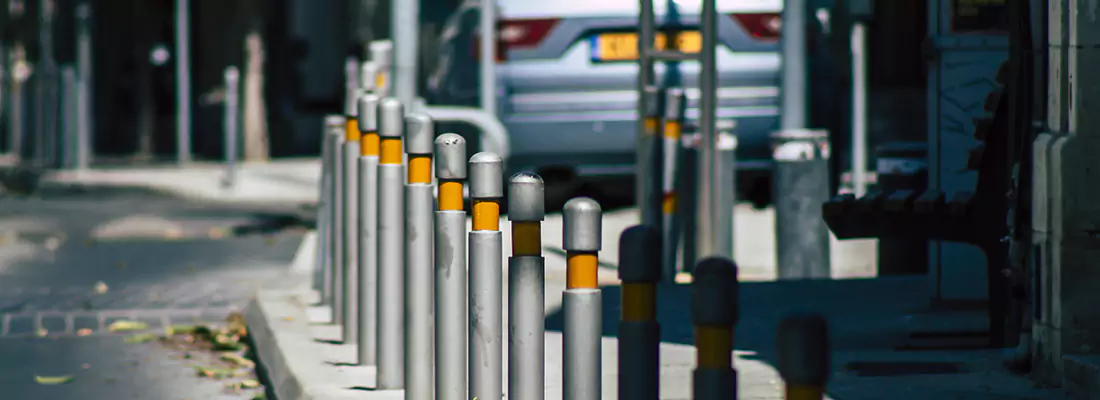 Safe and Convenient Retractable Barrier Column Systems for Properties in Bartow, FL